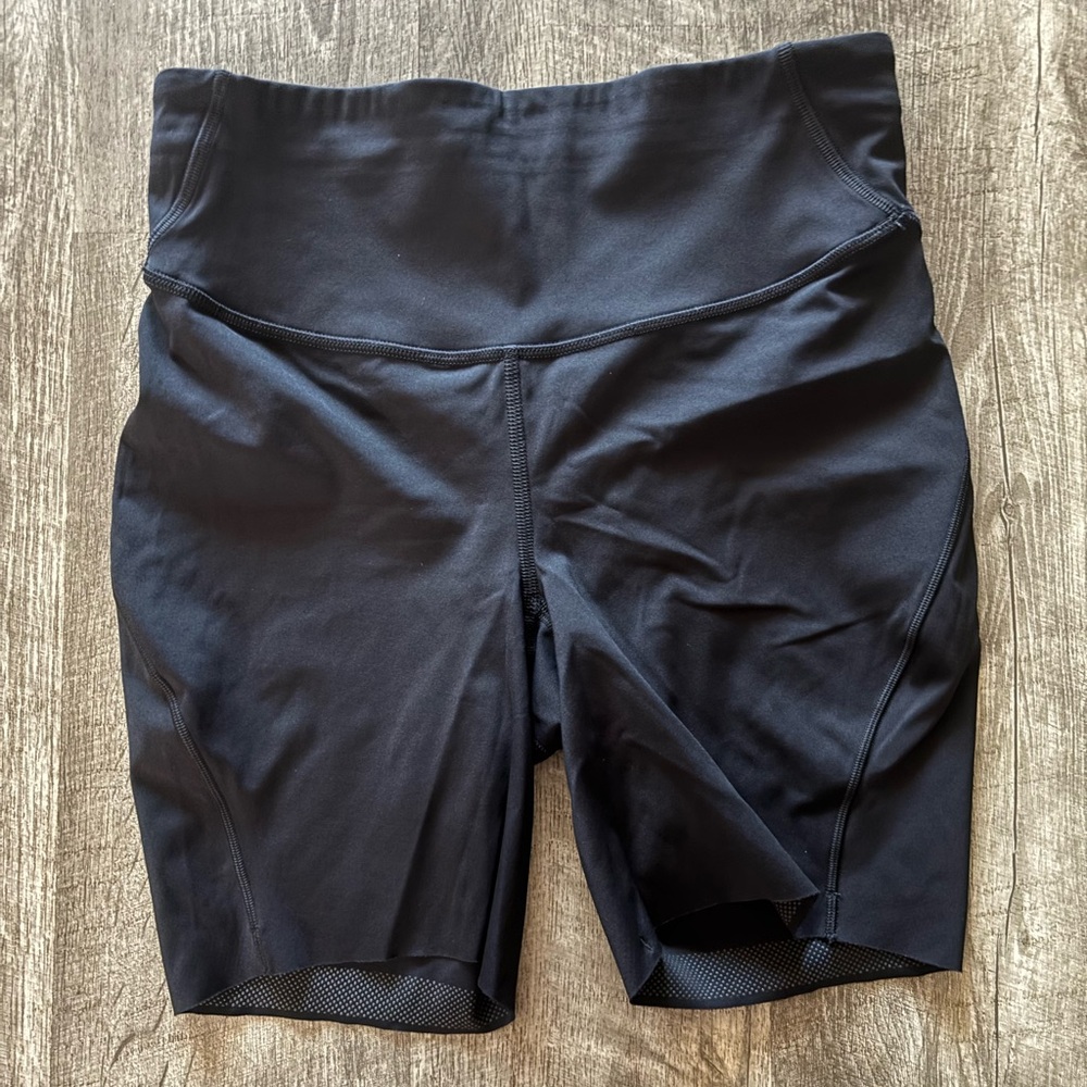 Lululemon 6
